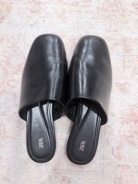 100% leather Black Square-Toe Slip-On Mules